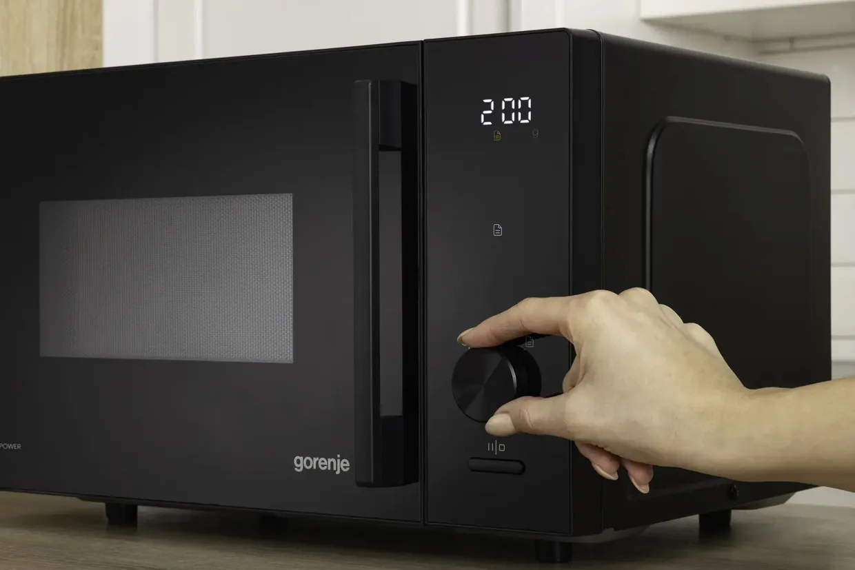 Микроволновая печь Gorenje MO23S4B5 23 л черная — фото 7