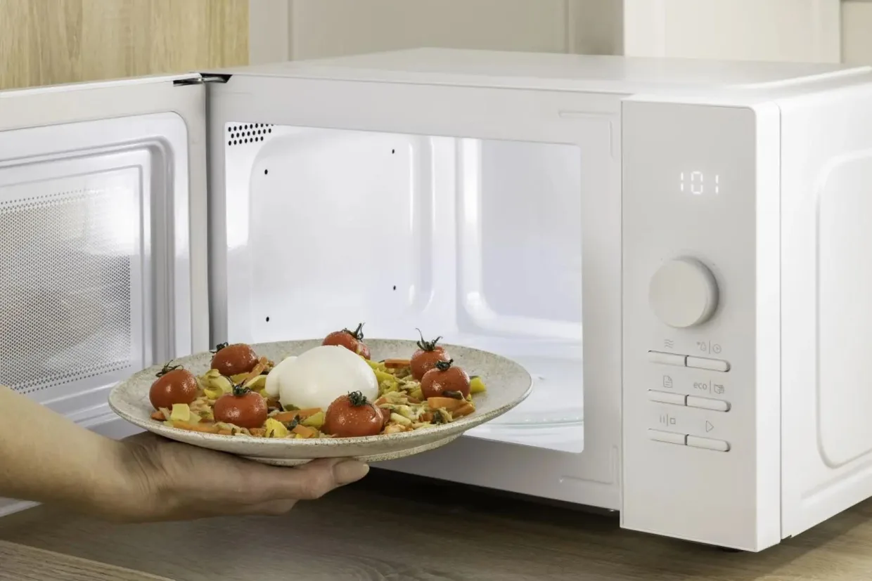 Микроволновая печь Gorenje MO23A3W5 23 л белая — фото 4