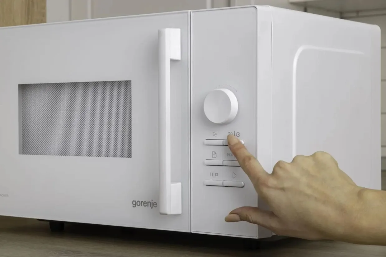 Микроволновая печь Gorenje MO23A3W5 23 л белая — фото 6