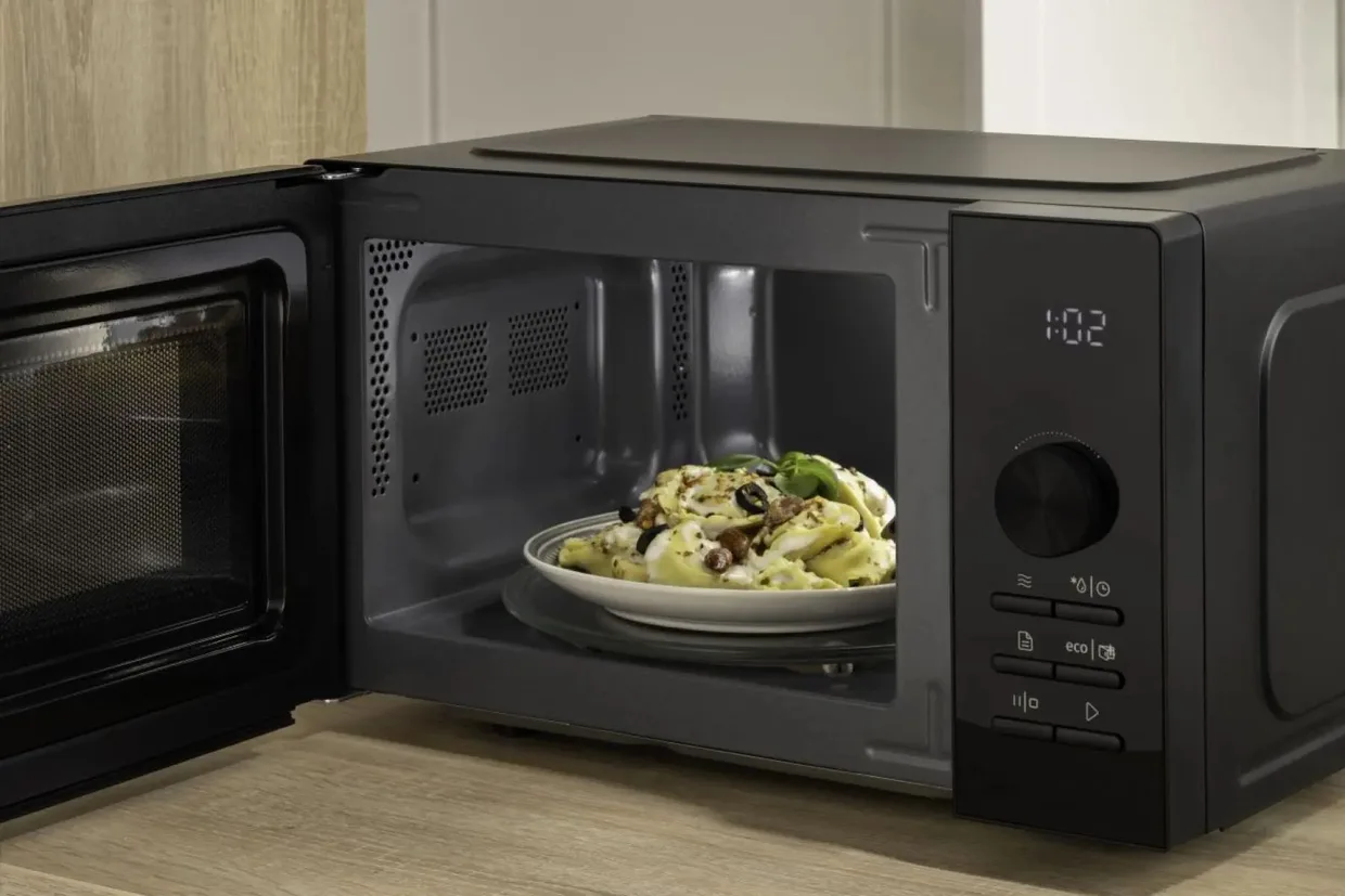 Мікрохвильова піч Gorenje MO20A3B5 20 л чорна — фото 3