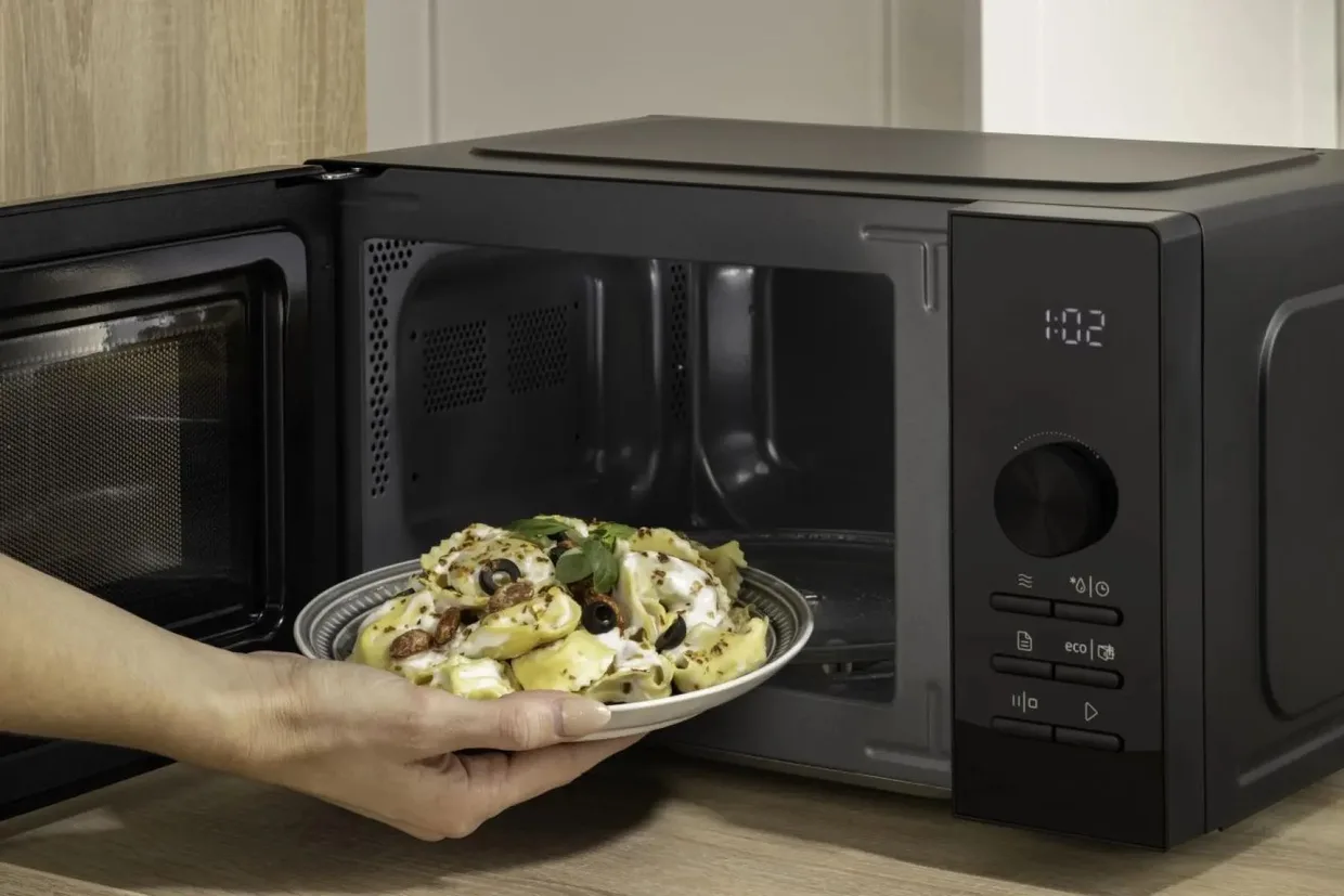 Мікрохвильова піч Gorenje MO20A3B5 20 л чорна — фото 5