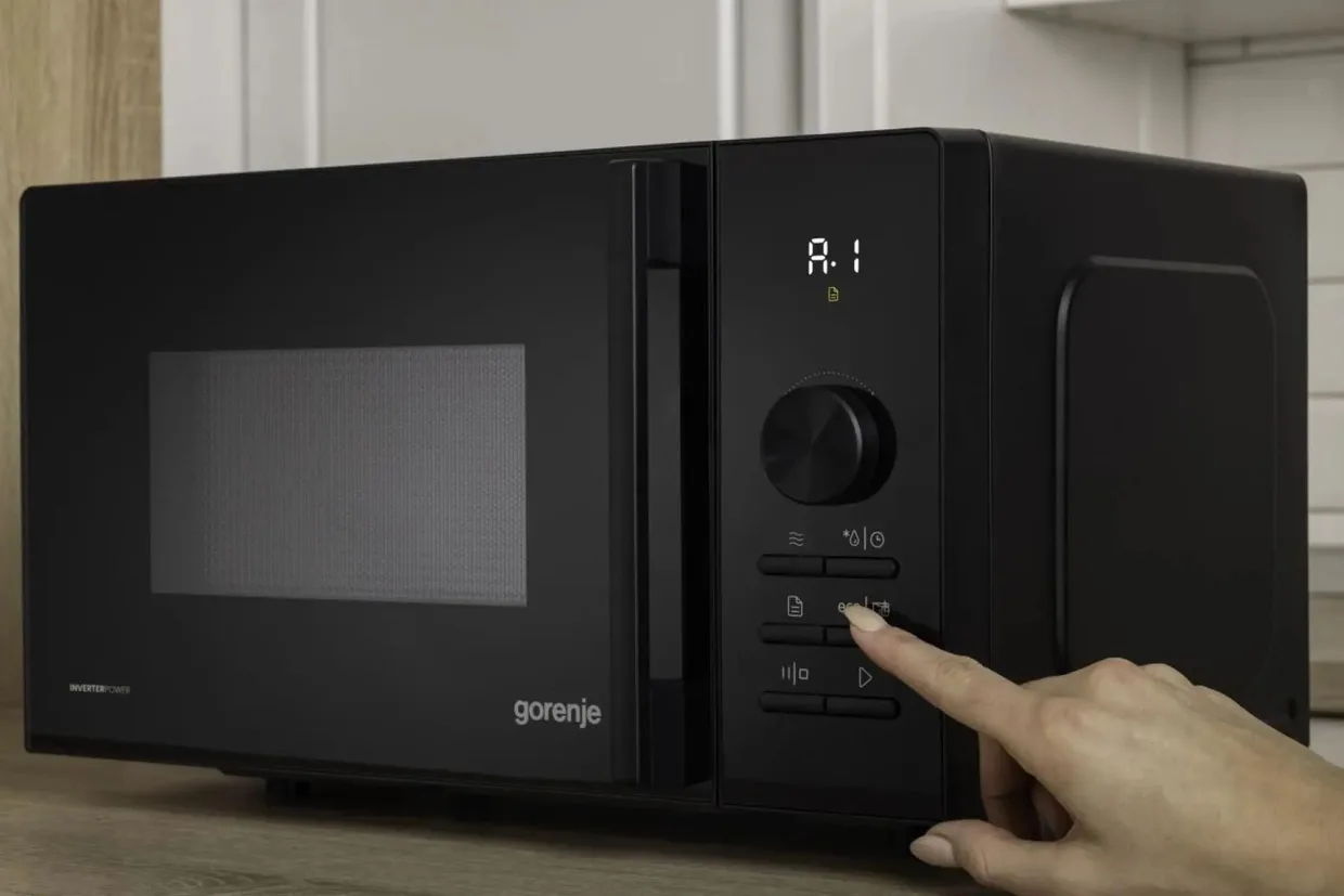 Мікрохвильова піч Gorenje MO20A3B5 20 л чорна — фото 6