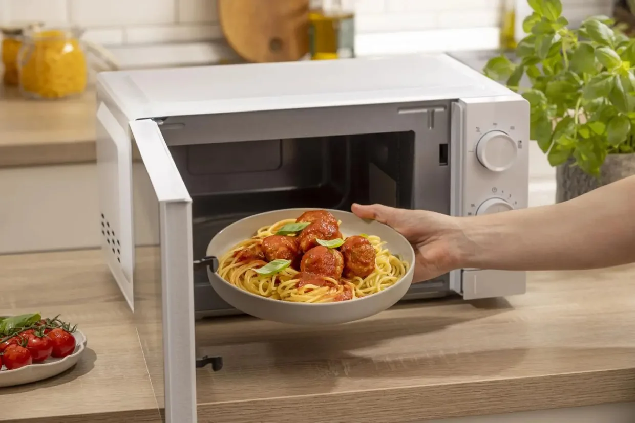 Микроволновая печь Gorenje MO20CE1W5 20 л белая — фото 10