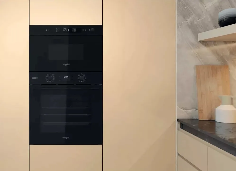 Мікрохвильова піч вбудована Whirlpool MBNA900B 22 л чорна — фото 7