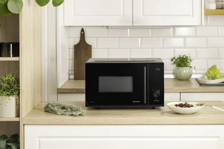 Микроволновая печь Gorenje MO23S3B5 23 л черная — фото 7