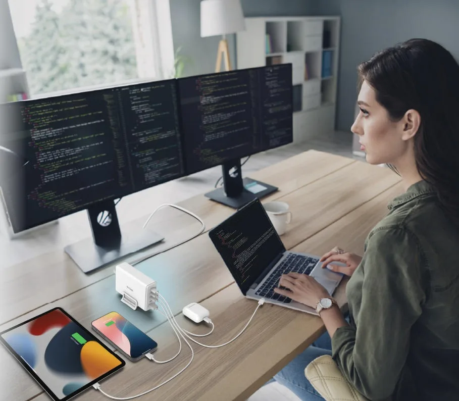 Сетевое зарядное устройство D-Link DCF-241 240 Вт GaN 4×USB-C + USB-A белый — фото 2