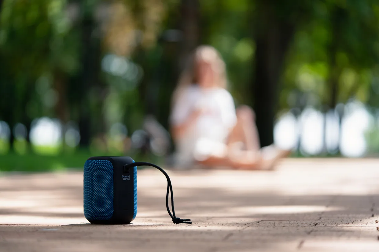 Портативная колонка 2E SoundXPod синяя — фото 6