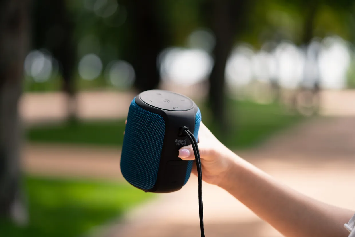 Портативная колонка 2E SoundXPod синяя — фото 7