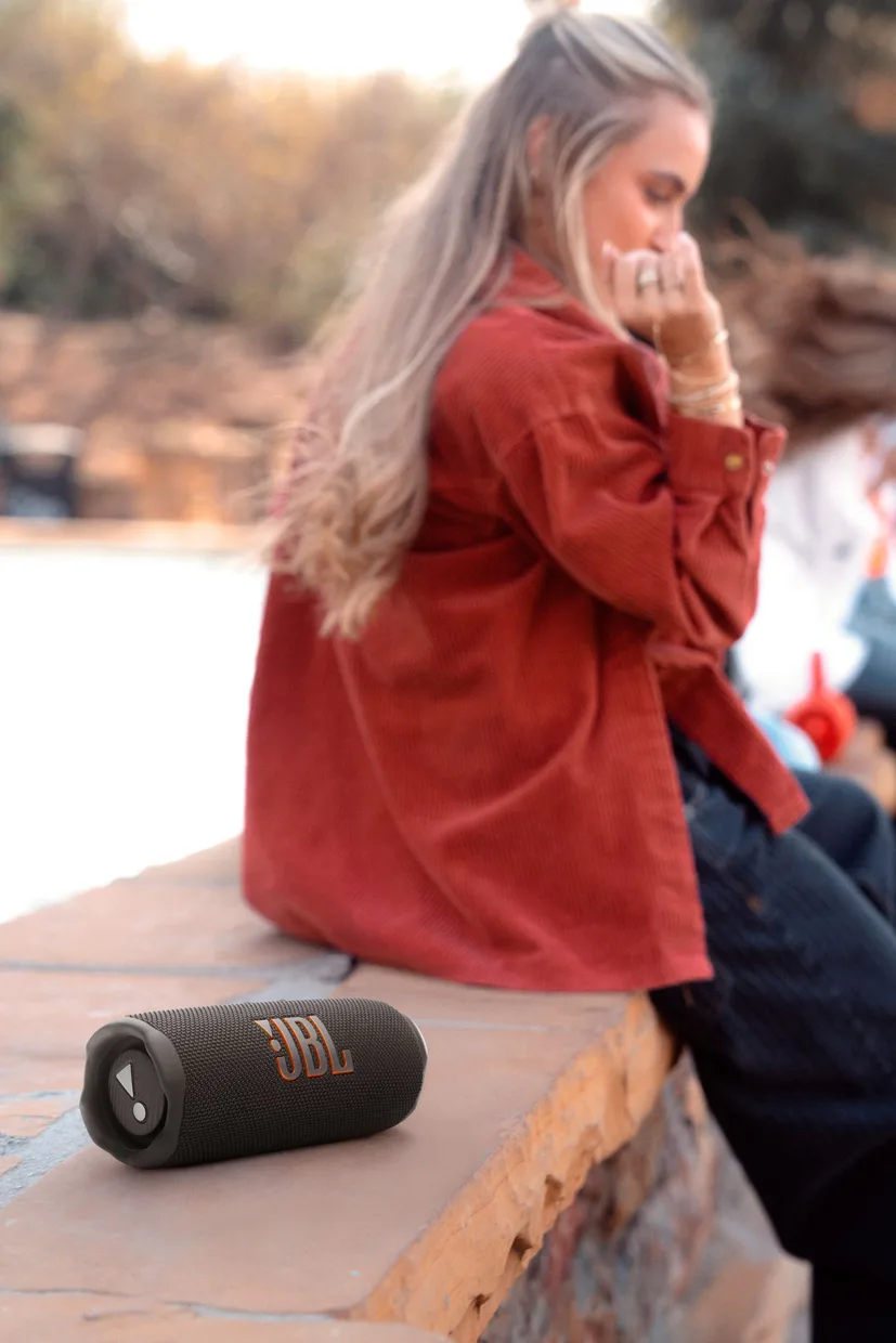 Портативная колонка JBL Flip 7 черная — фото 8