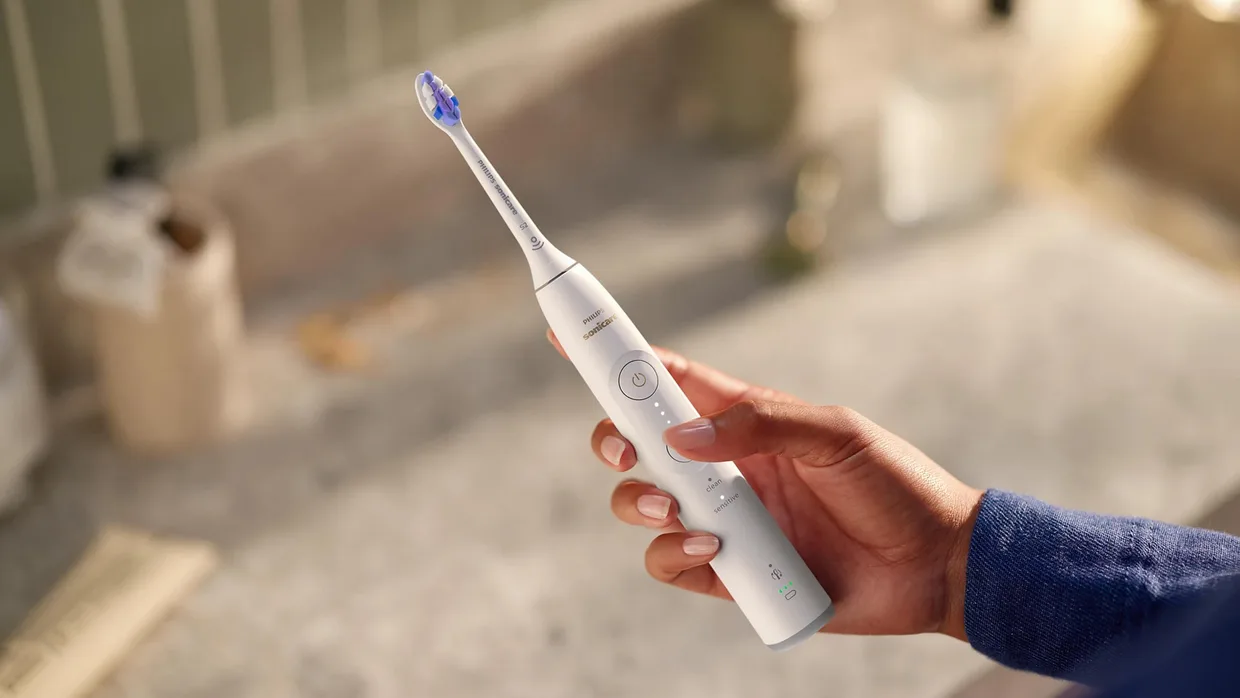 Электрическая зубная щётка Philips Sonicare 6100 HX7400/06 — фото 4