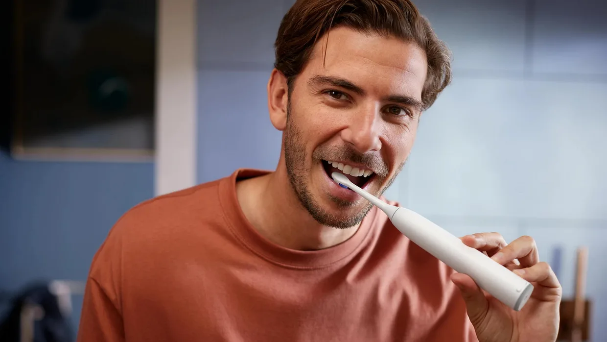 Электрическая зубная щётка Philips Sonicare 6100 HX7400/06 — фото 10