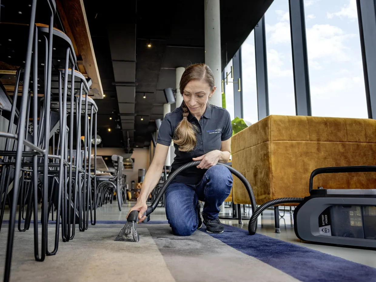 Пилосос професійний акумуляторний Karcher Puzzi 2/1 Bp (1.101-750.0) без АКБ та ЗП — фото 9
