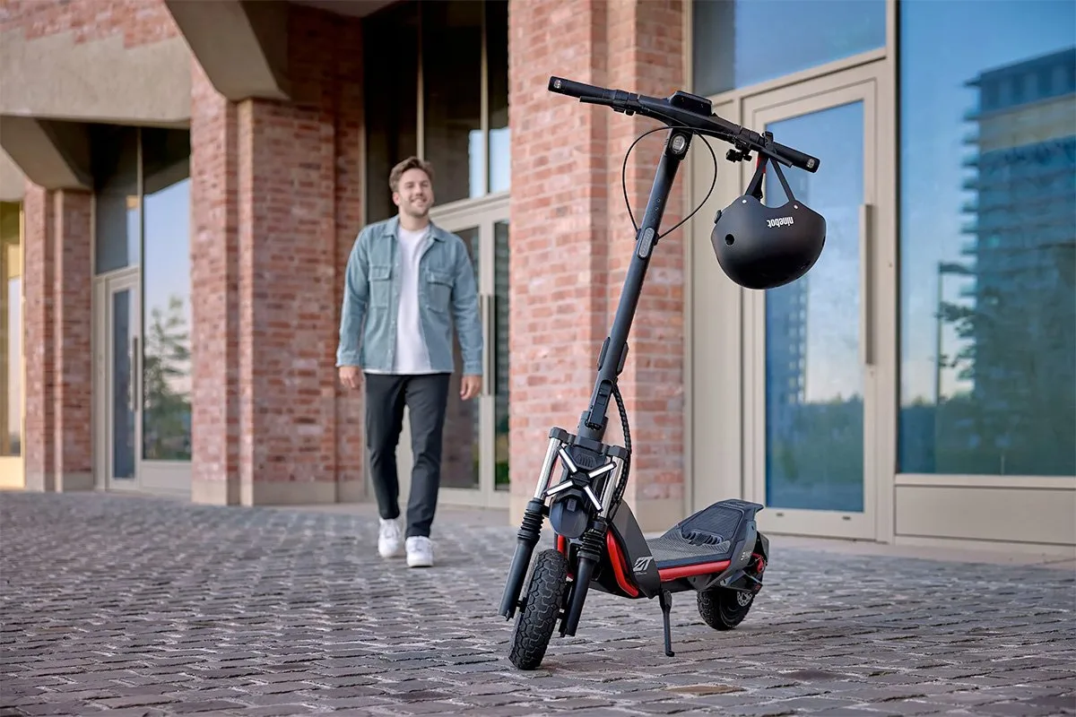 Електросамокат Segway-Ninebot ZT3 Pro E чорний (AA.05.18.01.0001) — фото 4