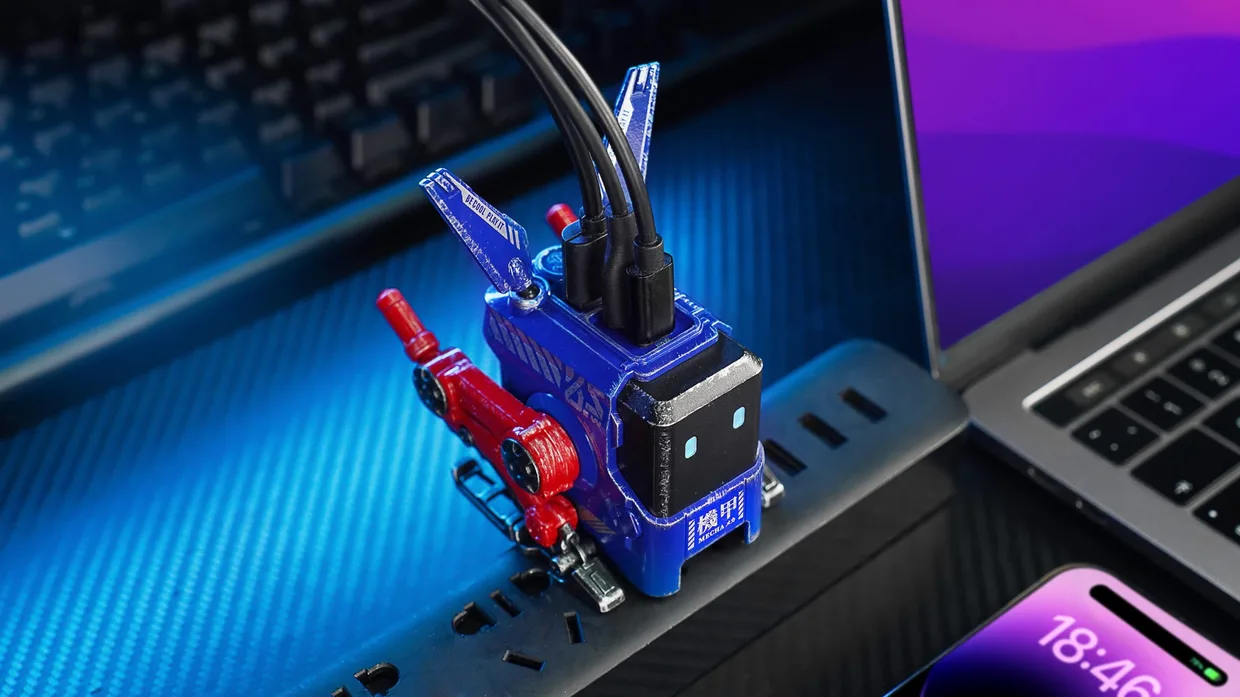 Мережевий зарядний пристрій GravaStar Alpha65 65 Вт GaN 2×USB-C + USB-A War-Damaged Blaze Blue — фото 10