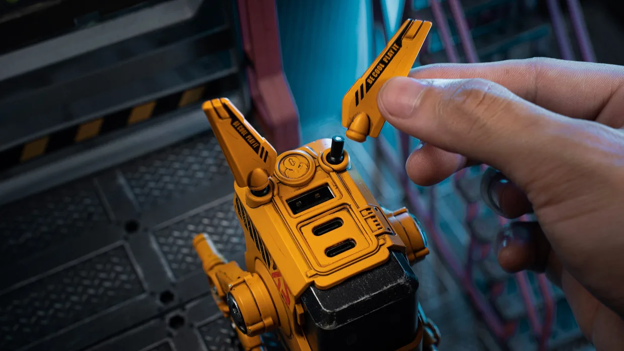 Мережевий зарядний пристрій GravaStar Alpha65 65 Вт GaN 2×USB-C + USB-A War-Damaged Yellow — фото 21