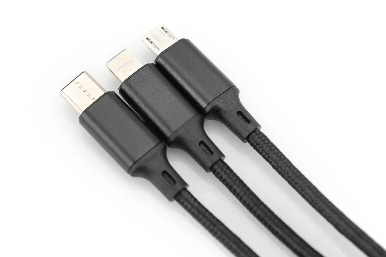 Кабель Digitus USB-A – USB-C / micro-USB / Lightning 3-в-1 1 м черный (AK-300160-010-S) — фото 4