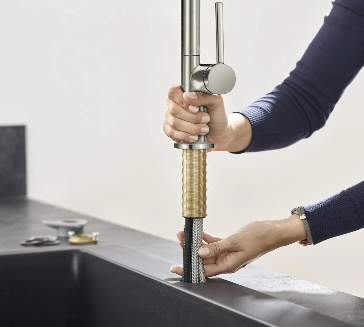 Змішувач для кухні hansgrohe Talis M54 210 з висувною лійкою, Stainless Steel Finish (72801800) — фото 3