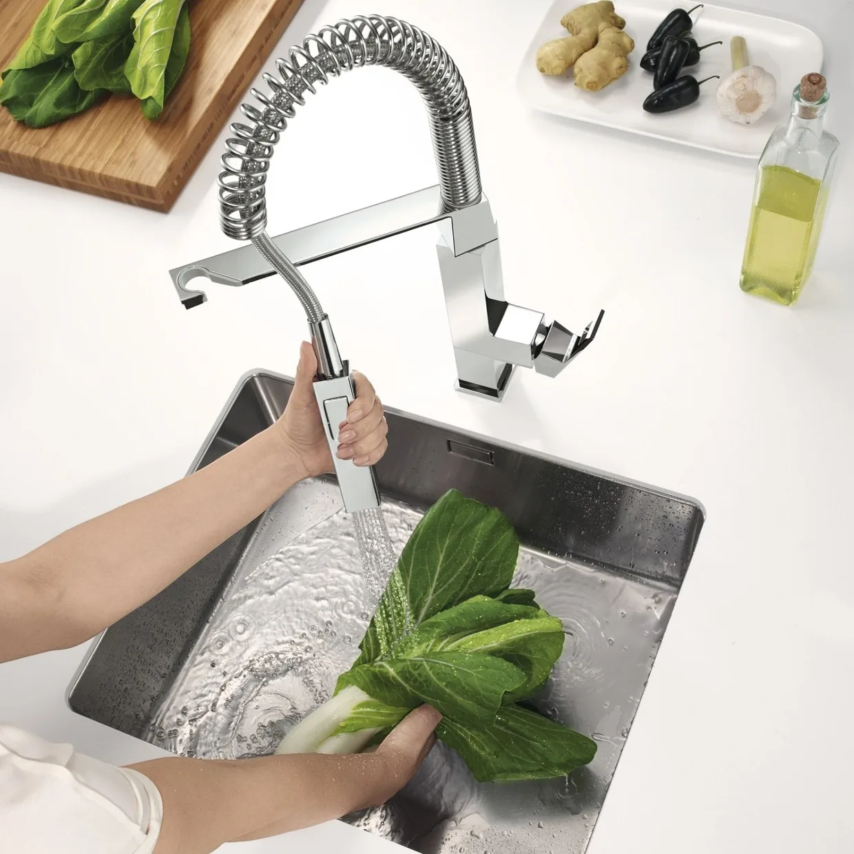 Смеситель для кухни GROHE Eurocube с пружинным изливом и душем SpeedClean, хром (31395000) — фото 4