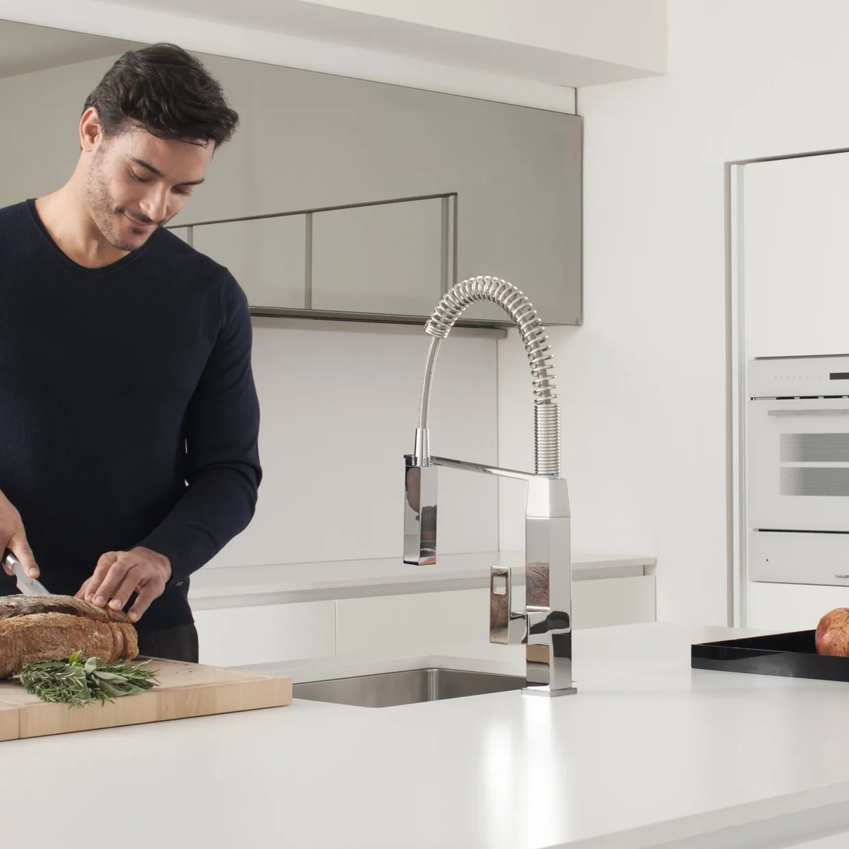 Смеситель для кухни GROHE Eurocube с пружинным изливом и душем SpeedClean, хром (31395000) — фото 5