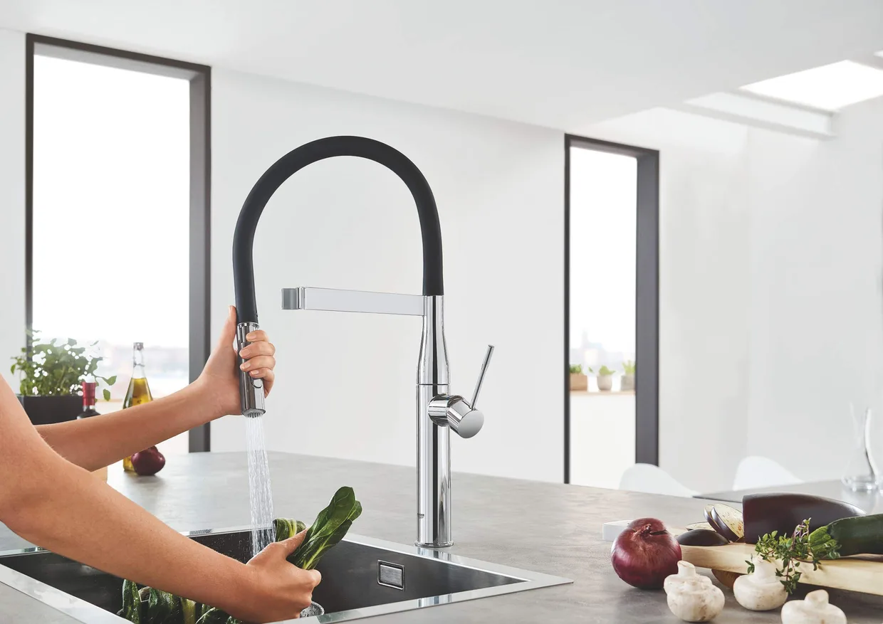 Смеситель для кухни GROHE Essence с пружинным изливом и выдвижной лейкой, хром (30294000) — фото 7