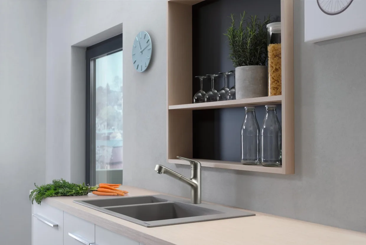 Смеситель для кухни hansgrohe Focus M42 150 с выдвижным изливом, Stainless Steel Finish (71814800) — фото 2