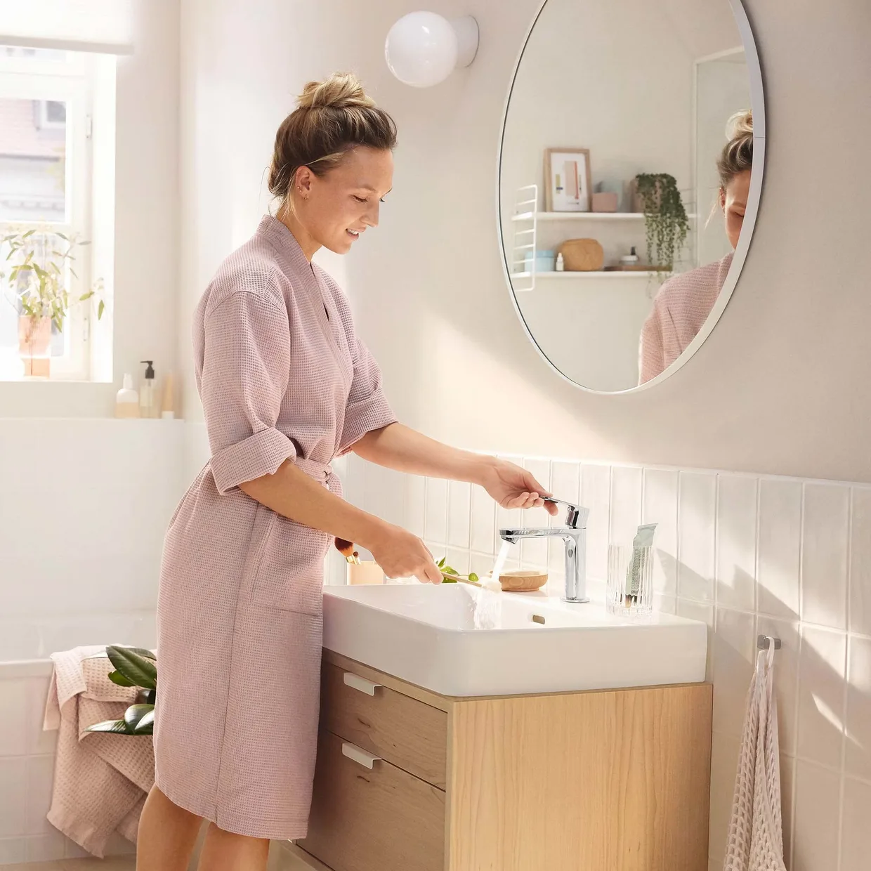 Смеситель для раковины hansgrohe Rebris S 110 CoolStart без донного клапана, хром (72520000) — фото 8