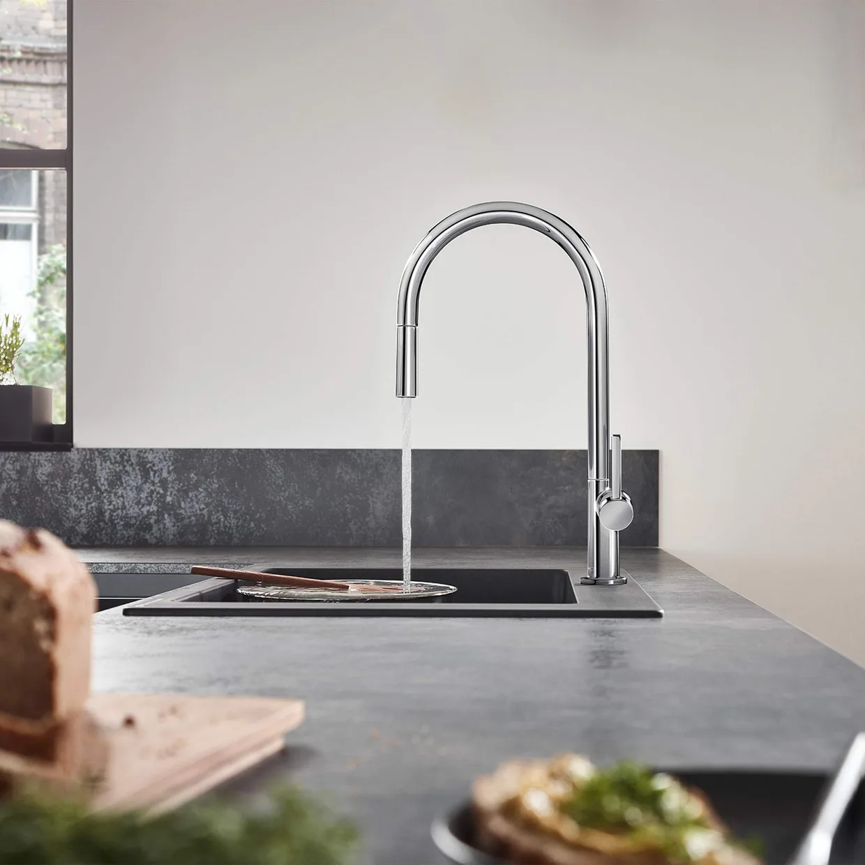 Смеситель для кухни hansgrohe Talis M54 210 с выдвижным изливом, хром (72802000) — фото 2