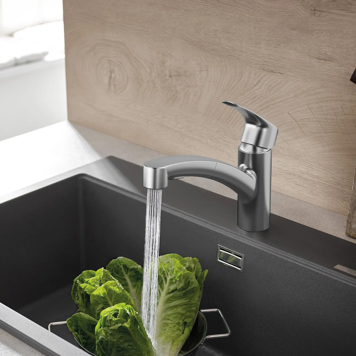 Смеситель для кухни GROHE Eurosmart с выдвижным изливом, 2 режима, Supersteel (30306DC1) — фото 2