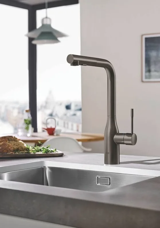 Смеситель для кухни GROHE Essence с выдвижной лейкой, Brushed Hard Graphite (30270AL0) — фото 3