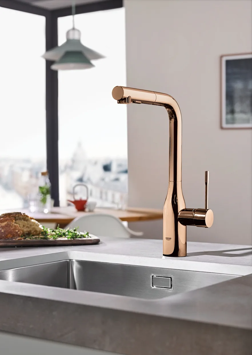 Смеситель для кухни GROHE Essence с выдвижной лейкой, Warm Sunset Brushed (30270DL0) — фото 3