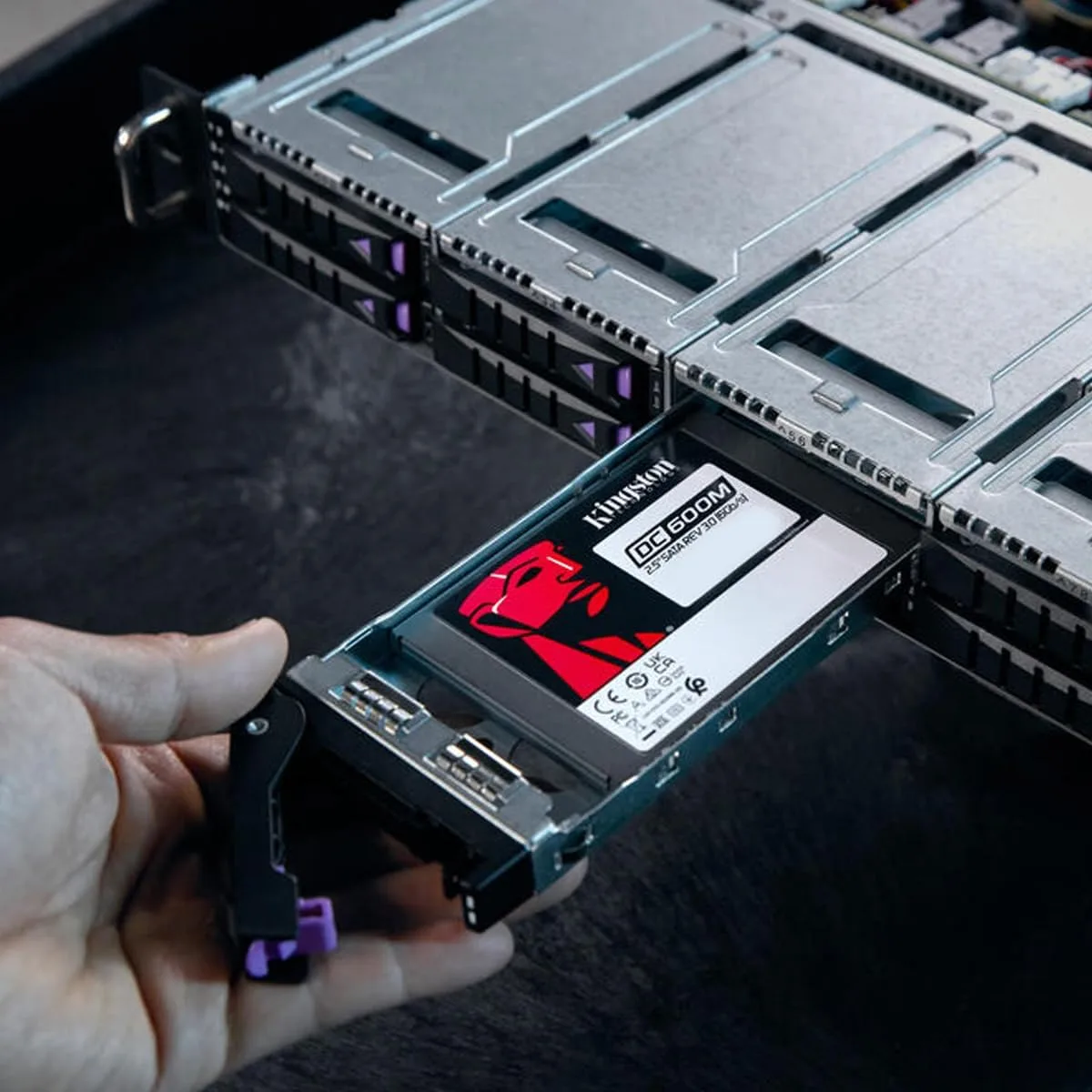 SSD диск Kingston DC600M 960GB 2.5" SATA III (SEDC600M/960G) — фото 3