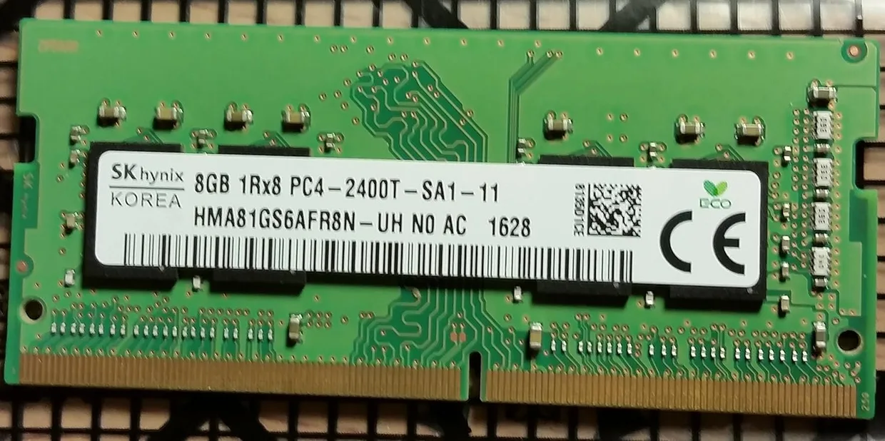 Оперативная память SK hynix DDR4 SO-DIMM 8GB/2400 (HMA81GS6AFR8N-UH)