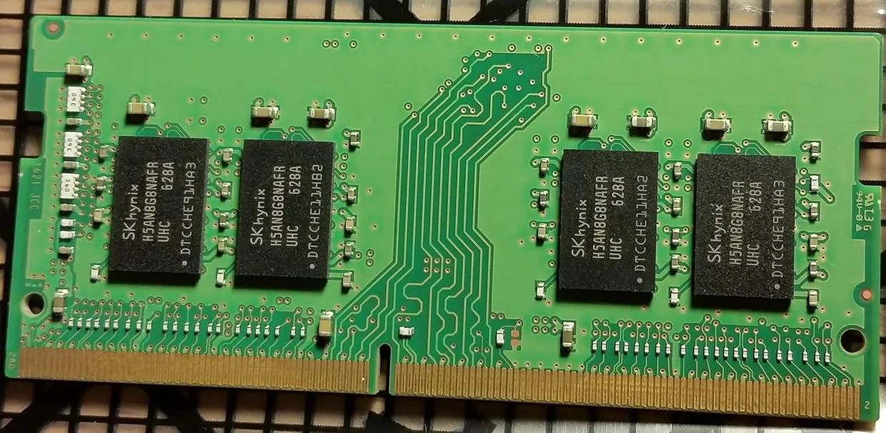 Оперативная память SK hynix DDR4 SO-DIMM 8GB/2400 (HMA81GS6AFR8N-UH) — фото 2