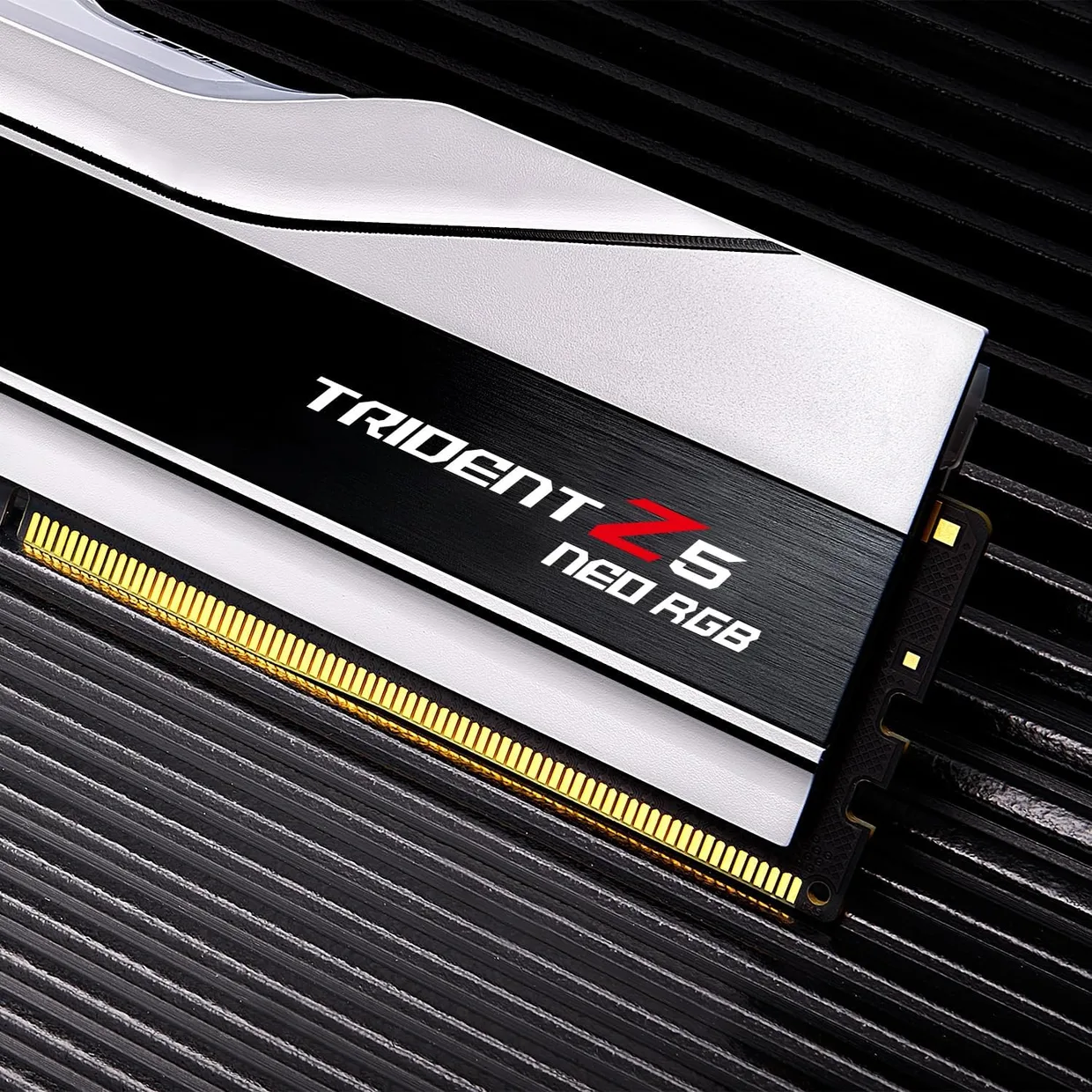 Оперативная память G.Skill Trident Z5 Neo RGB DDR5 2x32GB/6000 (F5-6000J3036G32GX2-TZ5NRW) — фото 2